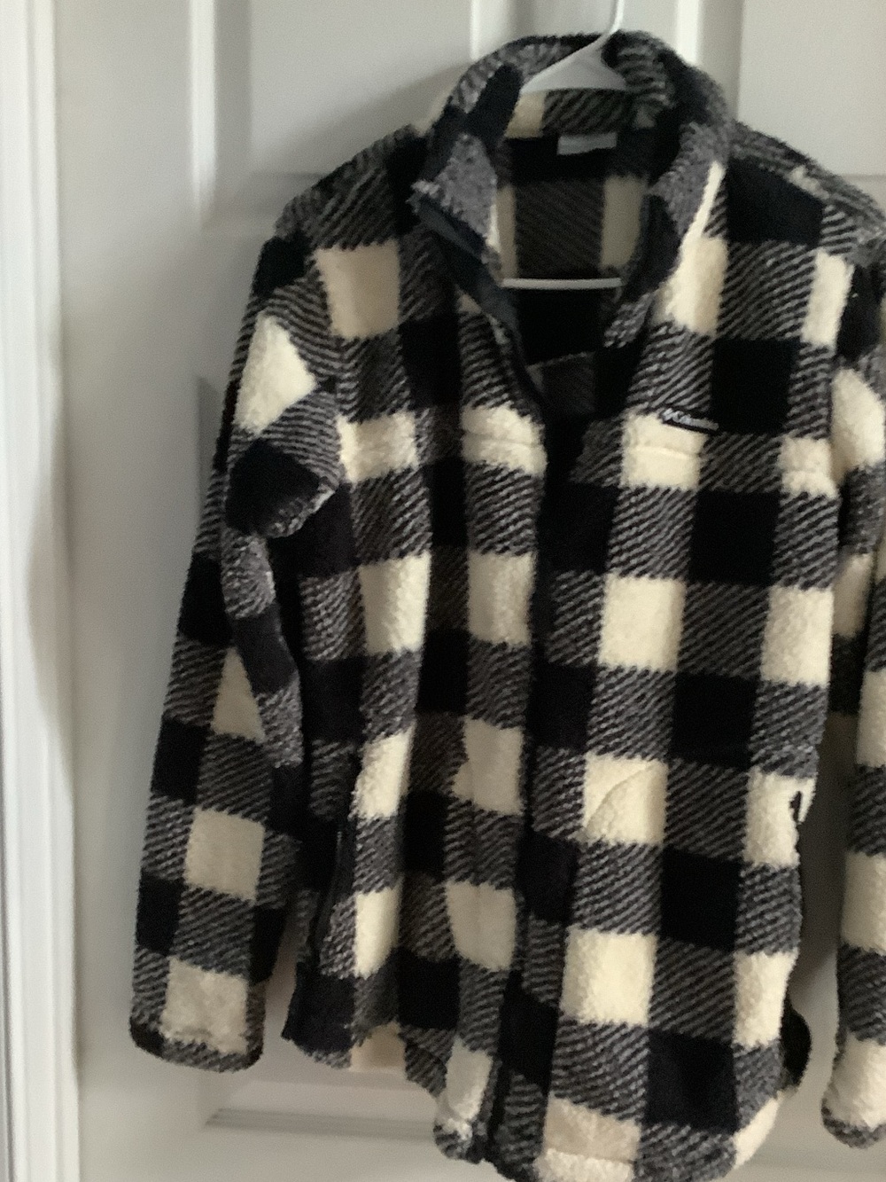 Columbia Black & Cream Buffalo‎ Plaid Sherpa Jacket for Women, full zip, large